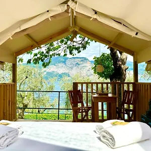  Camping Monja Village